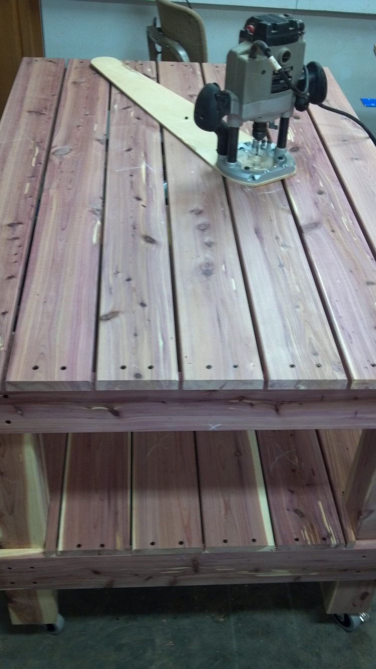 ning-greeneggtabelbeforeholeiscut-22342-