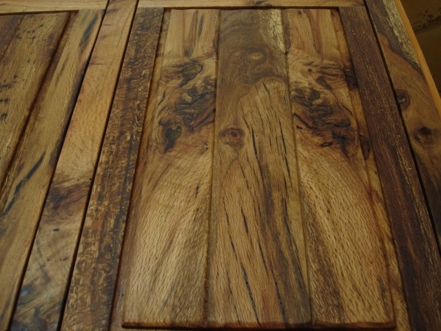 ning-liveoakcabinets2-24232-30.jpg