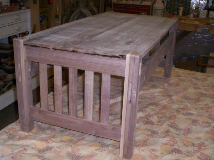 ning-pipwalnutcoffeetable003-47262-92.jp