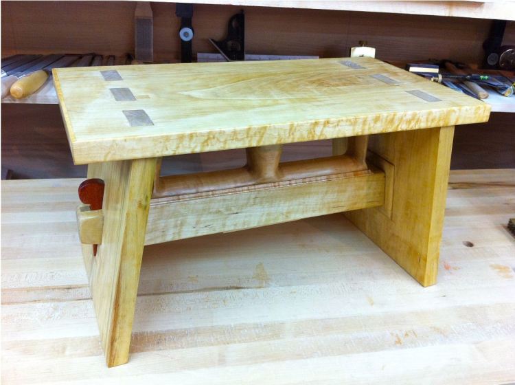 ning-stool1-47668-34.jpg?width=750