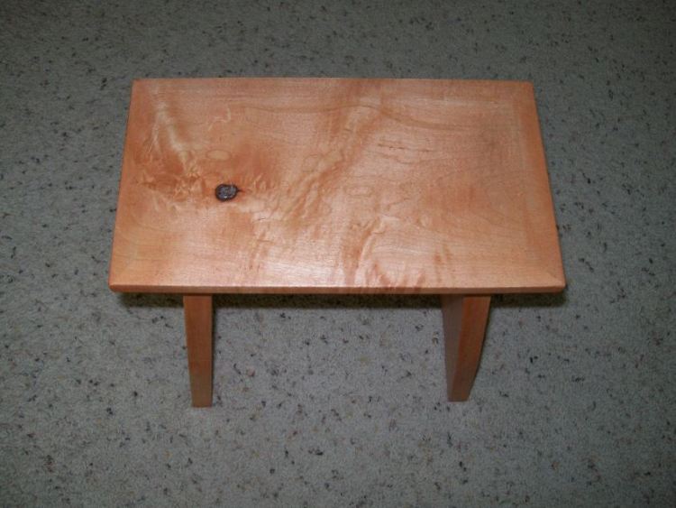 ning-stool2-42283-91.jpg?width=750
