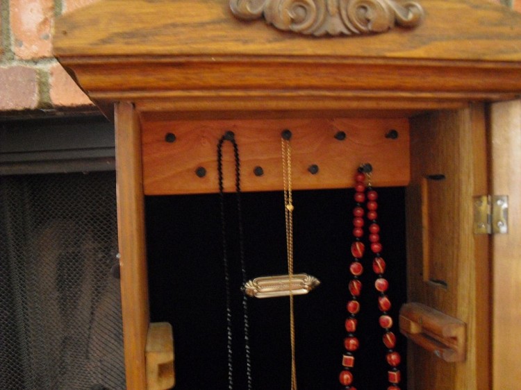 ning-yugoslavclockcasejewelrycase22-4384