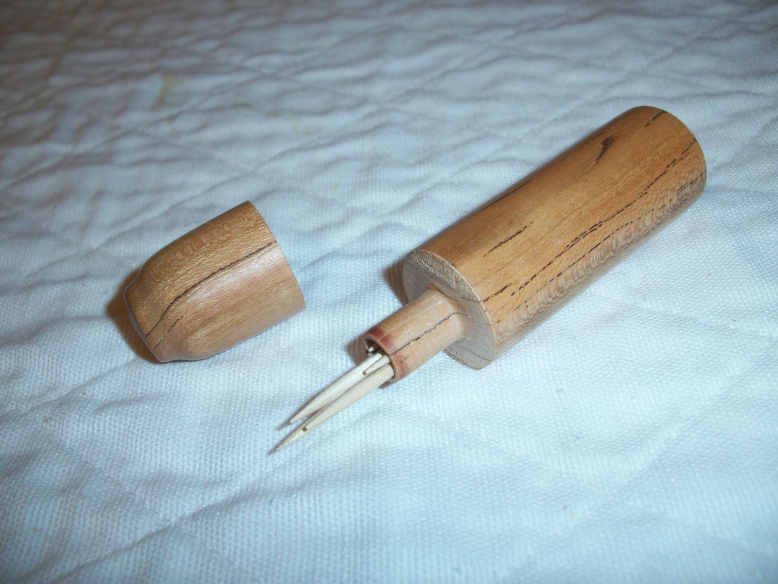 Cherry needle case Cherry needle case