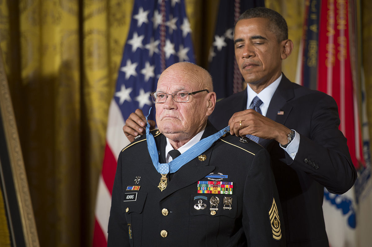 1200px-Medal_of_Honor_%2815257829652%29.