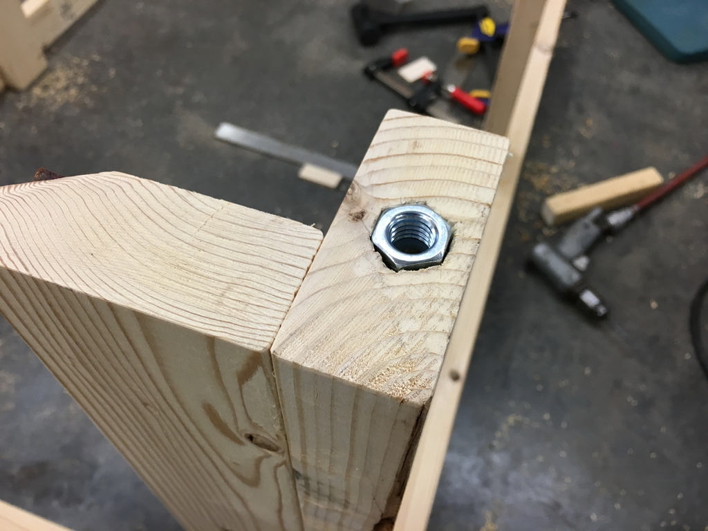 008%20-%20Adjustable%20feet_zps0whi40bz.