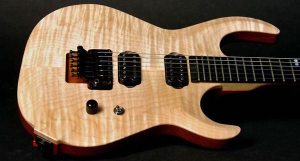 custom_6_string_guitar_curly_maple_mahog