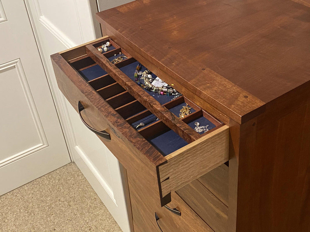 Lingerie-Chest2L.jpg