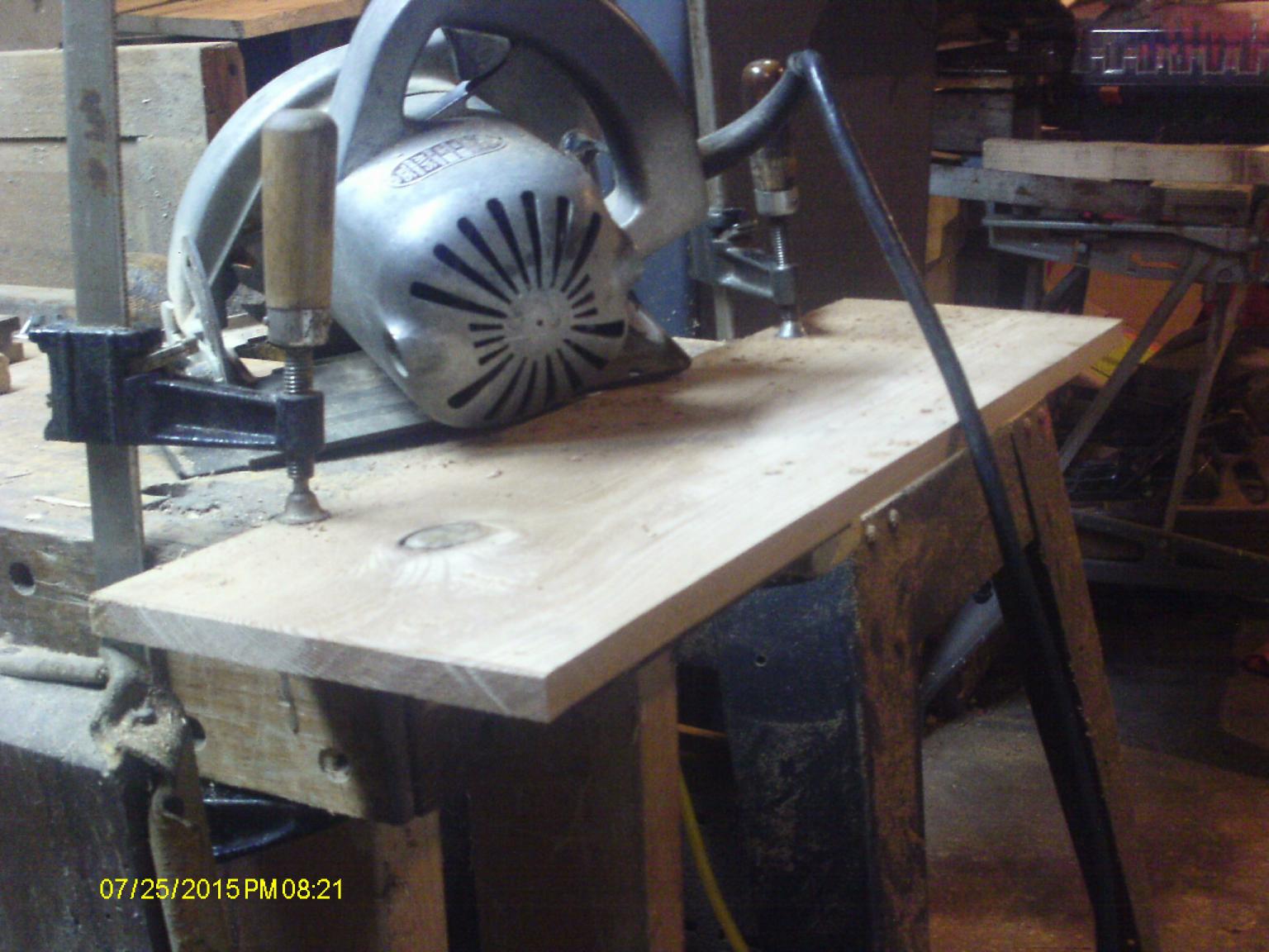 vintage_saw.thumb.JPG.6a1558e16207a312c6