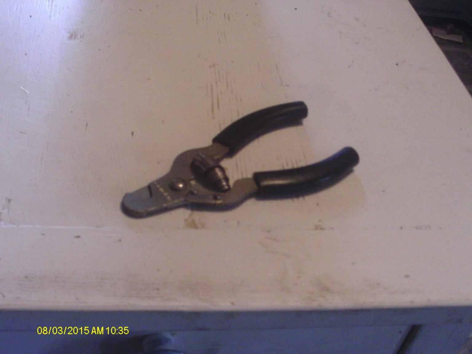 wire_strippers.thumb.JPG.08fe51766bc4b68