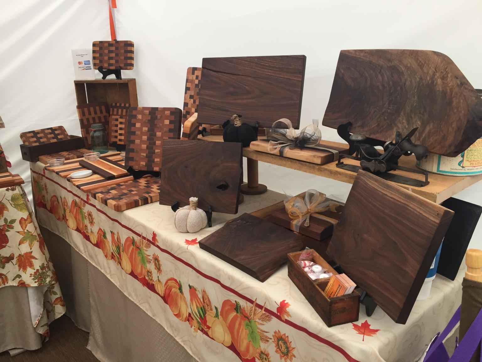Walnut_Slab_Boards.thumb.jpg.f802a6e6205