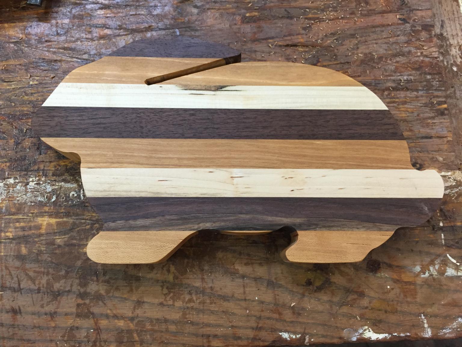 567469f3474f9_RabbitCuttingBoard.thumb.j