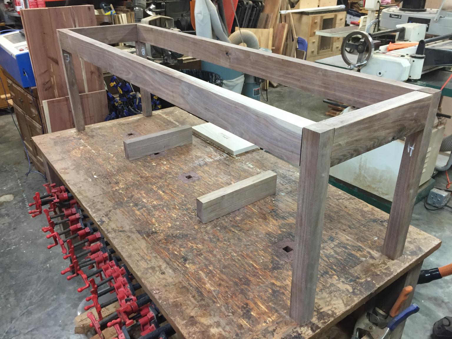 56871782d5f0b_WalnutBenchDryFit.thumb.jp