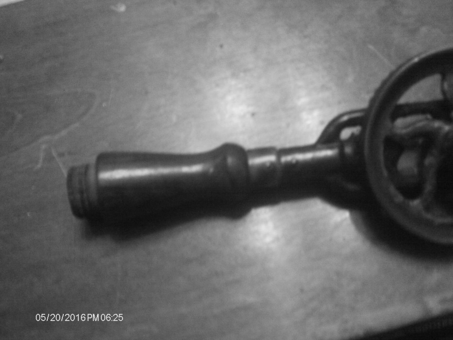 cracked handle.JPG
