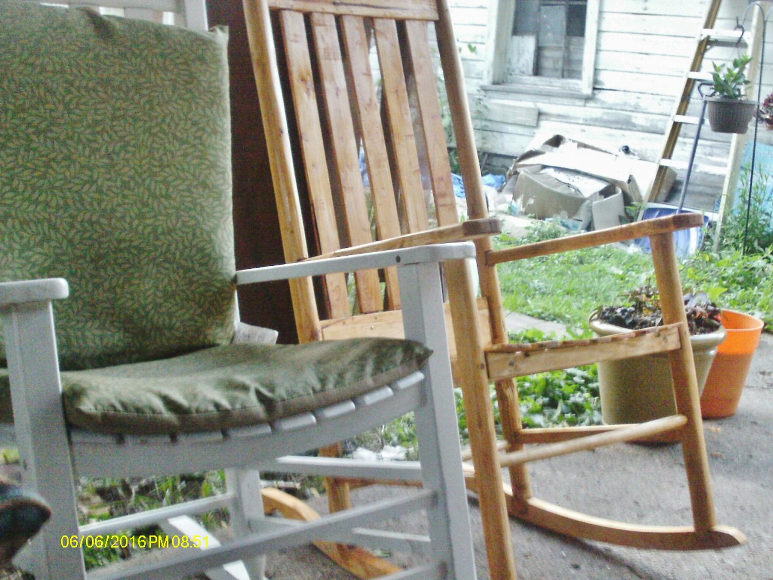 rocking chairs.JPG