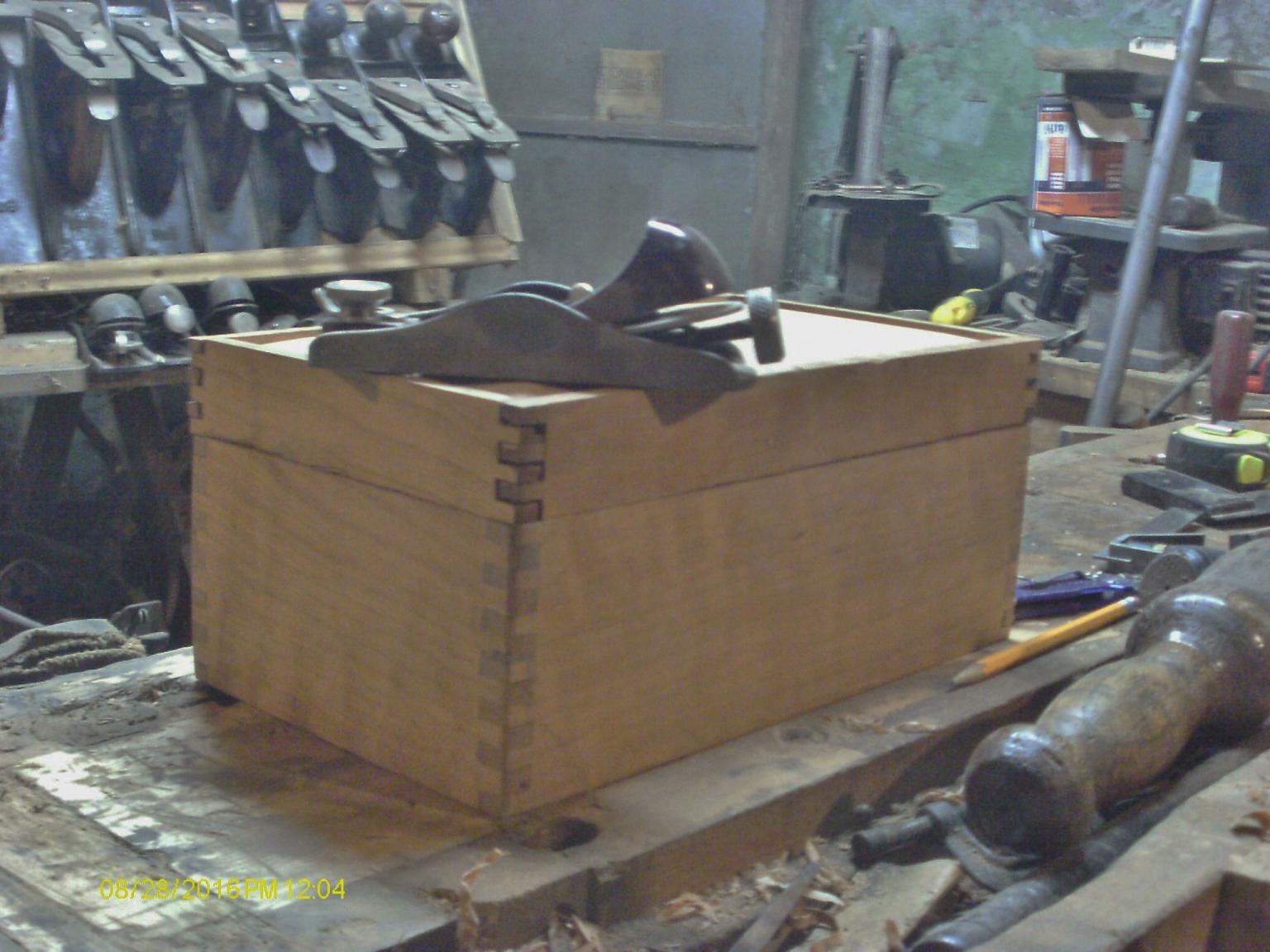 box with lid.JPG