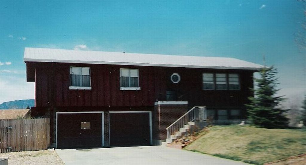 House 001.jpg