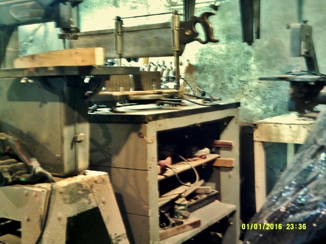 mitre box.jpg