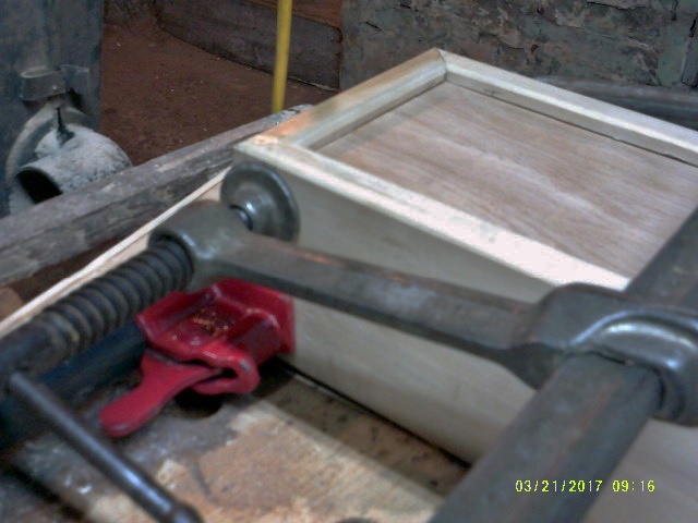 re-glued.JPG.e8965d3db46f3db906555e3ad9f08d8f.JPG