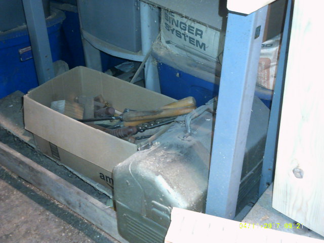 58ecf987e45f3_boxoftools.JPG.9d72d48769be471e0c495b7a0473e15e.JPG