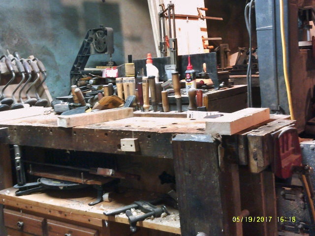 591f72ff20249_cleanedbench.JPG.5b75e1d23cb82a42f317a11669fac4dc.JPG