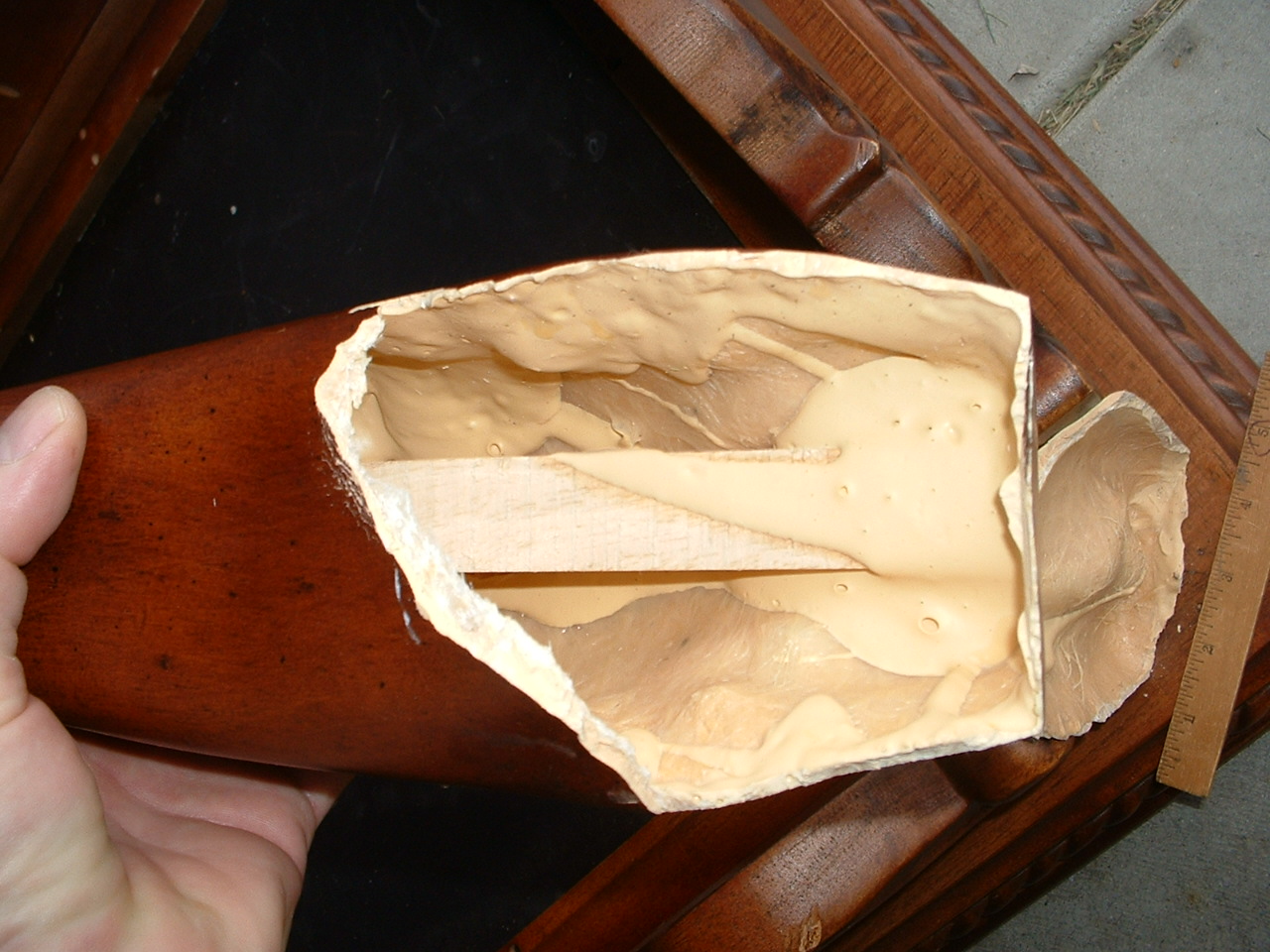 5925be0c853fa_Coffeetablelegfauxfinishresin.JPG.141f028b6a0051e003f7f4f391317d4f.JPG
