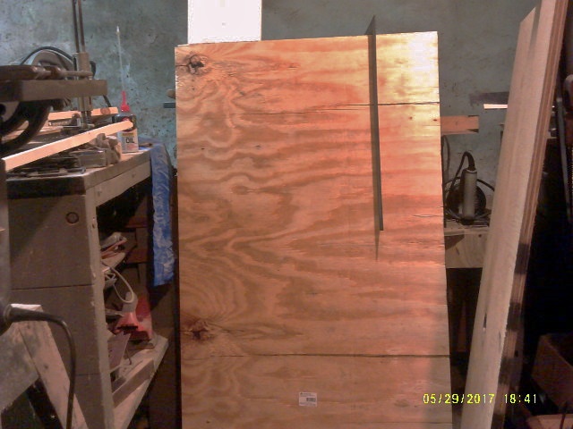 plywood.JPG.3deb0c91ae1bd69c23e4be648c6ea53a.JPG