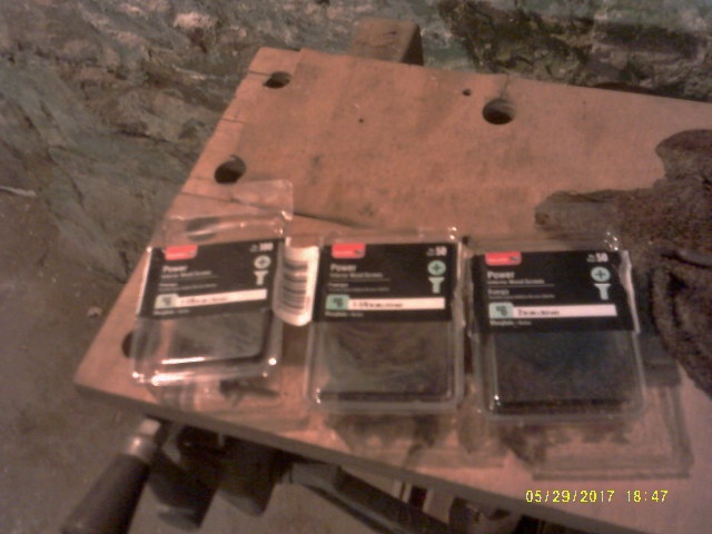screws.JPG.9498dae2376a79805b0814cec5a48e05.JPG