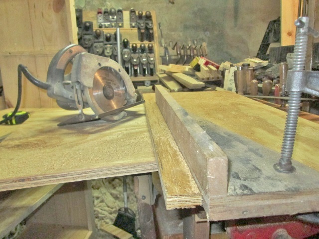 5930ca406ed07_sawguide.jpg.dc045b6229cc95e9e13d46f10444e68a.jpg