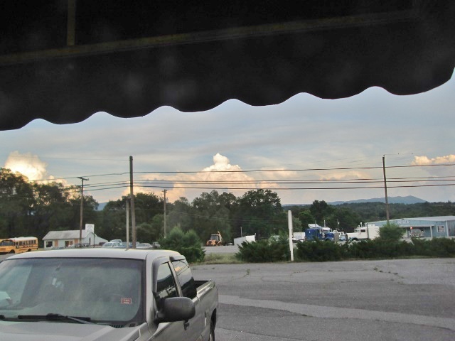 59489cc3ca045_windowwithaview.jpg.a98294a28ffda1f634158e9955cd99cf.jpg