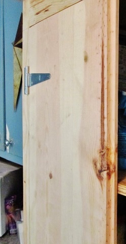 knotty.jpg.481fb669c59707ed920fe41f9a3c7fcf.jpg