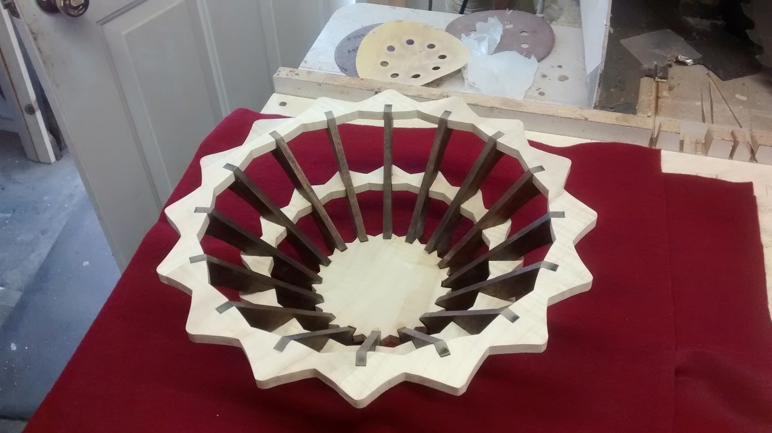 large.5977442a8238e_Bowl1(1).jpg.622f7a2245a70721584ebb308cce2152.thumb.jpg.38b089f6d401e56b7655247482970336.jpg
