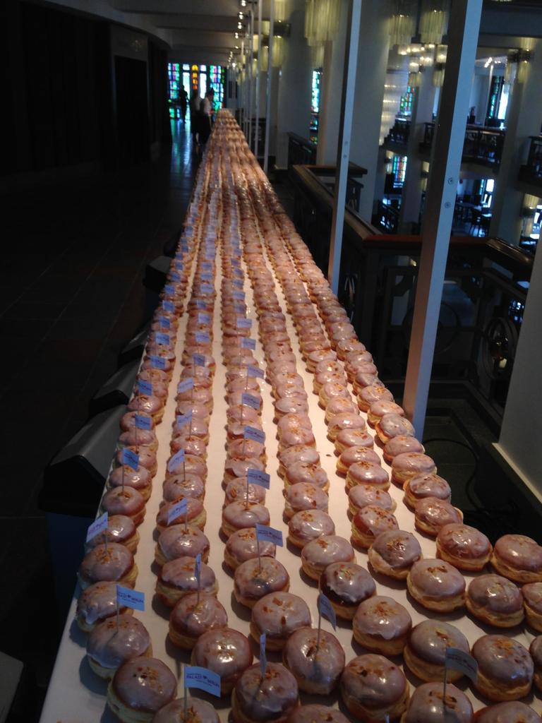 longest-line-doughnuts.jpg