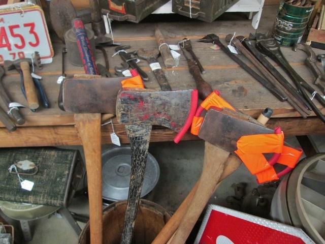 axes.jpg.2382075f0a5ee98a8a18e73d460beaf3.jpg