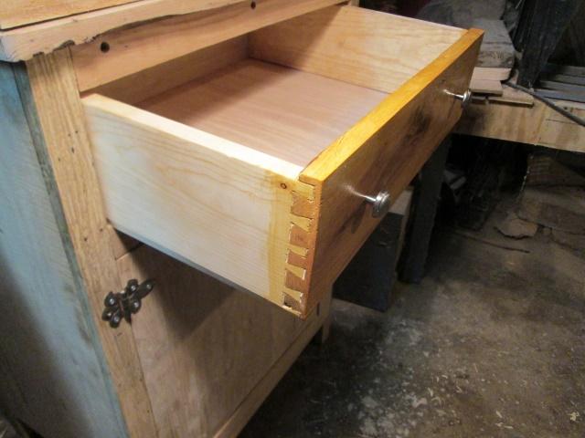 dovetails.jpg.728c408bf30b6fe5a50aa8a1ce28d4b4.jpg