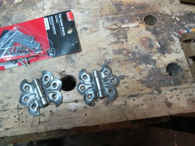 hinges.jpg.691e0695d296fddaa3a07565855f9e99.jpg