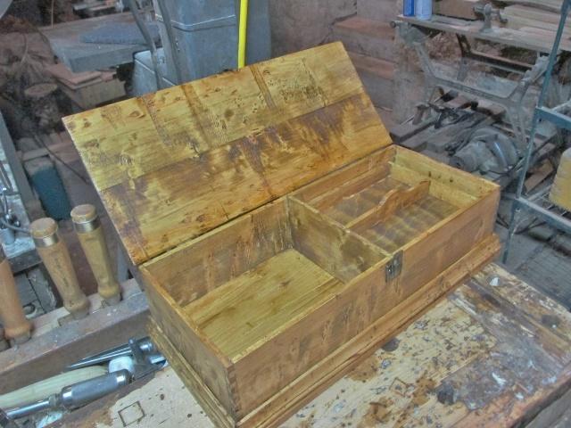 1171038383_insidestained.jpg.8ea19a03bf405e130da564997cb0c7d7.jpg