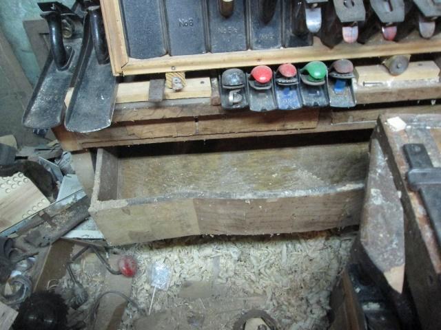 5ac666fa5bb08_emptydrawer.jpg.43ee6ba5ee7b6c68843749b02641c2f4.jpg
