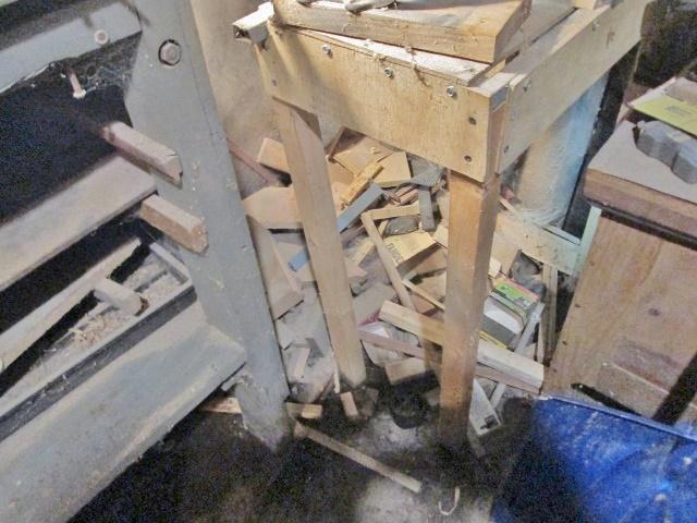 5ac94612d873f_Mainlyscraps.jpg.f60ae1669df3ed336313d30208ac413a.jpg