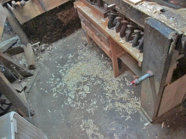 messy.jpg.8ad0c25d2a71b9c4a5b47c38bf7bb436.jpg