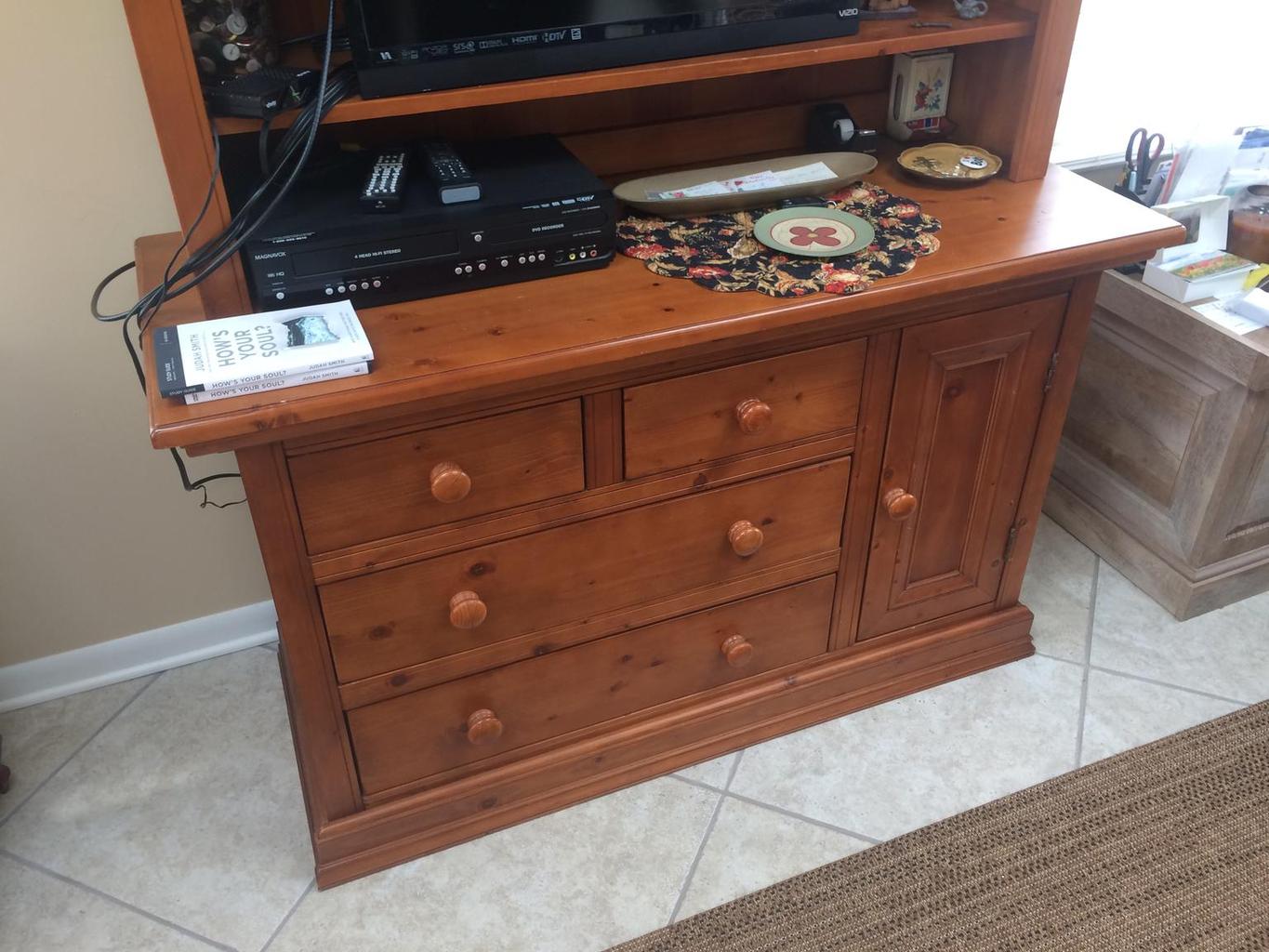 barbs cabinet.JPG