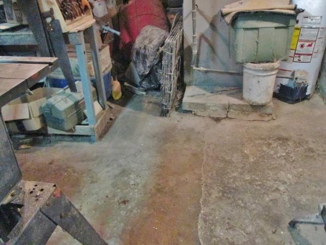 2122012123_cleanedfloor.jpg.6aad1157bb9a43b9acafbaa5b8d45931.jpg