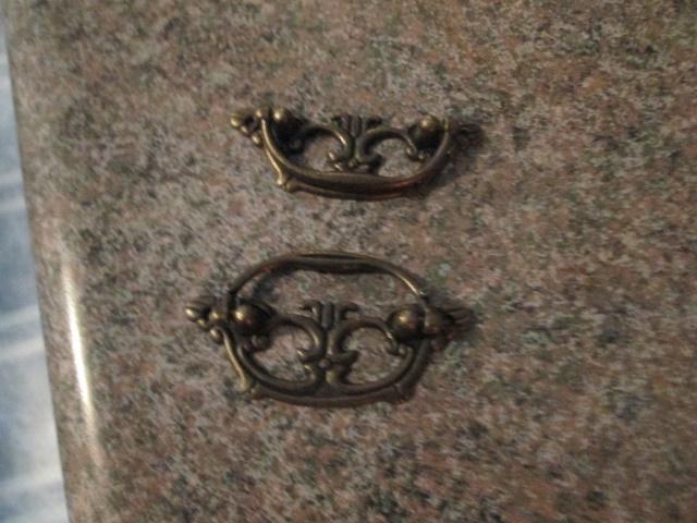 364467186_pairofhandles.jpg.a0f86452aef6d48a0774345d2843a1b7.jpg