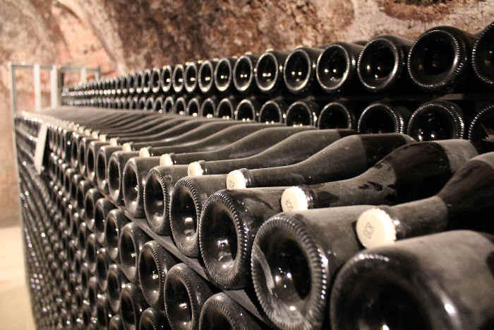 Vilmart-Champagne_Bottles-Aging.jpg.5f89b2ce0b9a5515bb37a38cab1b6f99.jpg