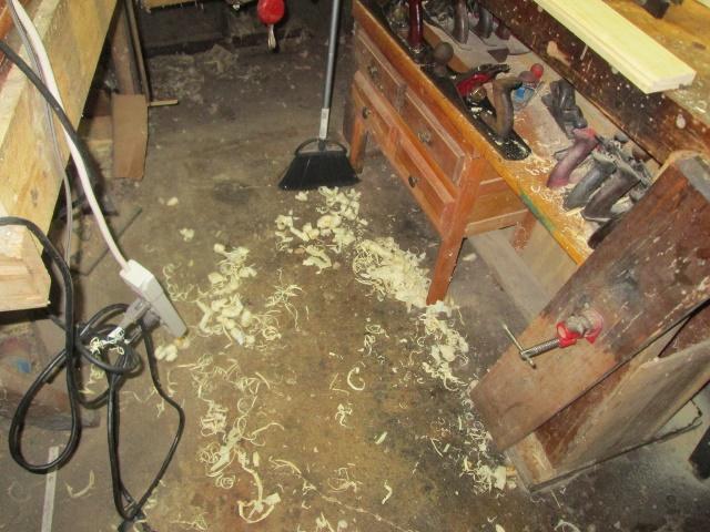 messy.jpg.447748024ee384d586807f7355e1a3fb.jpg