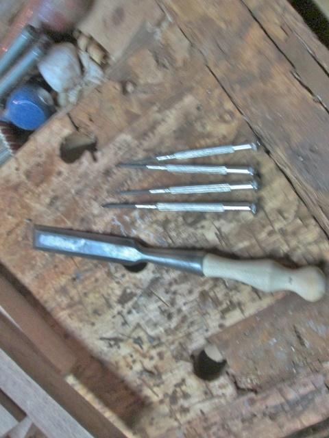 screwdrivers.jpg.f921e8067698aac2233267bb6f056163.jpg