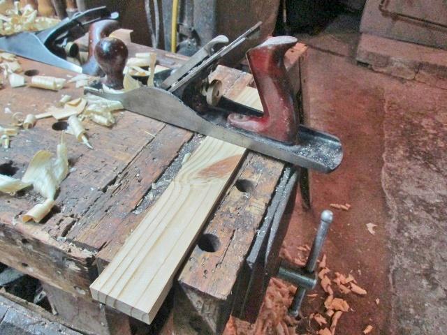 knotty.jpg.8cc6c44210577f37618e52b79198ca21.jpg