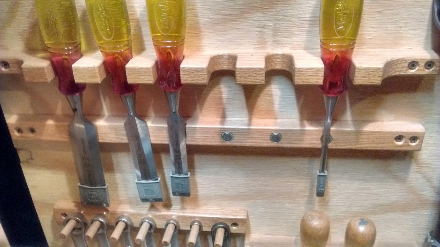 toolholder2.jpg.174cb57842f0f7bb90b64bfa84a528bd.jpg