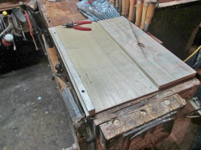 1006813186_workbench.jpg.fe6fa863f7f92f14e17a8bf9ce92f2d2.jpg