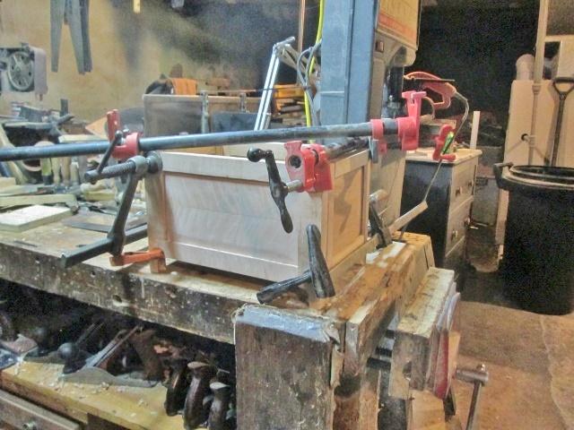 490653890_forestofclamps.jpg.070bca69adac64f2d5f3c5e5dbf9e968.jpg