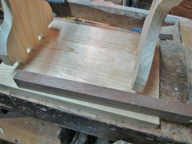 walnut.jpg.02647fa73facd1da2e8dd816165d3a45.jpg
